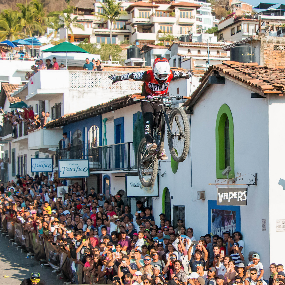 Puerto Vallarta Downhill: Ultimate Urban MTB Event in Mexico