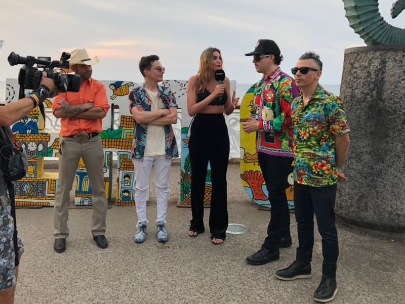 Kinky filmed “Loco” its new musical video at Puerto Vallarta