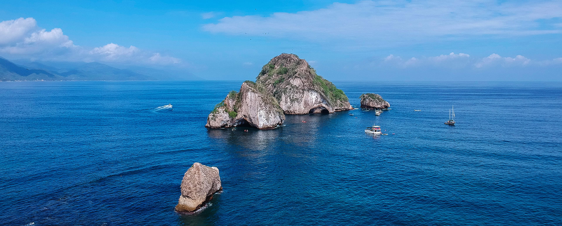 vista aérea Parque Nacional Marino Los Arcos Puerto Vallarta